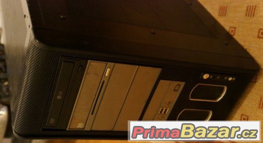 PC skříň kompletně provzdušňovaná – fotografie 2