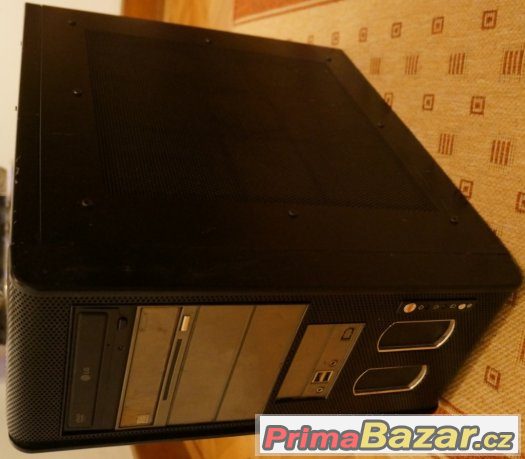 PC skříň kompletně provzdušňovaná – fotografie 3