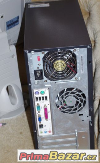 KLASICKÝ STOLNÍ POČÍTAČ PC + monitor (obrazovka) – fotografie 5