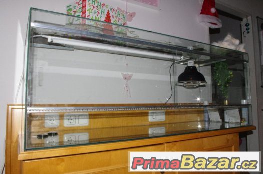 NEPOUŽITÉ LUXUSNÍ TERÁRIUM + výbava vč. skříňky PC 10tis.Kč – fotografie 1
