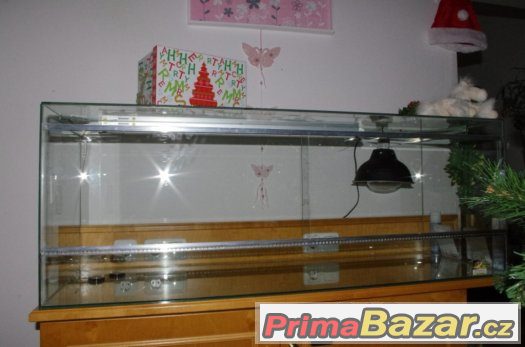 NEPOUŽITÉ LUXUSNÍ TERÁRIUM + výbava vč. skříňky PC 10tis.Kč – fotografie 3