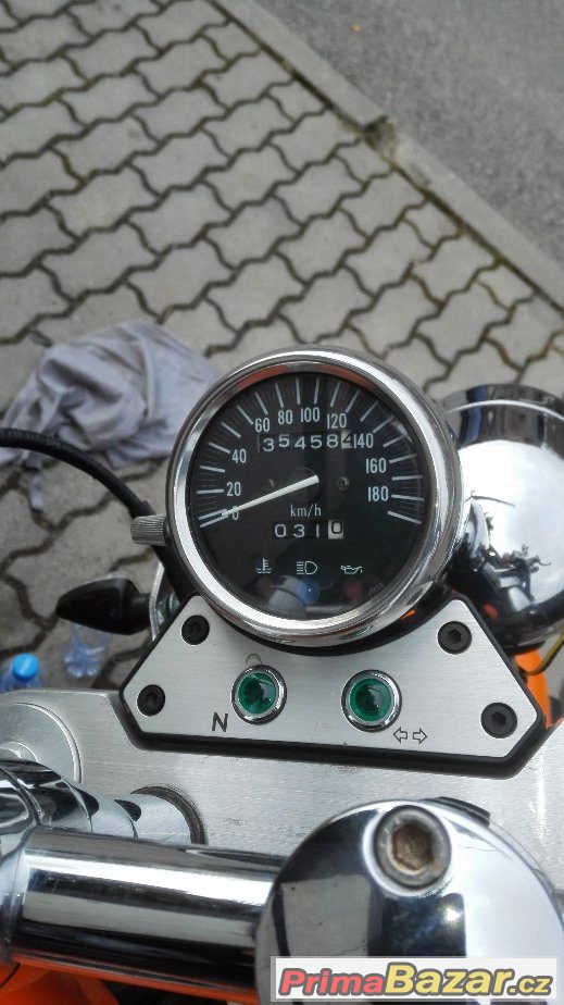 Suzuki VZ 800 Marauder – fotografie 1