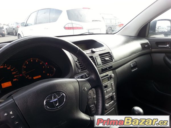 Toyota Avensis Liftback 1,8 LPG – fotografie 5