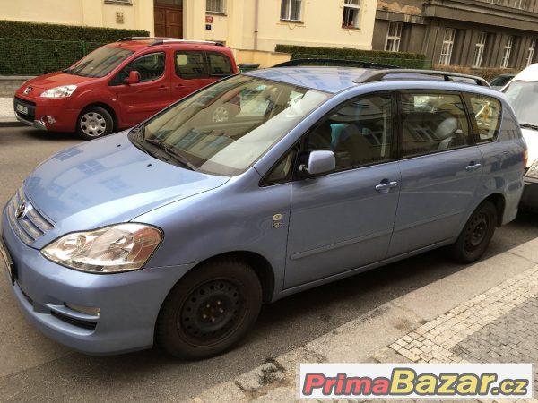 Toyota Avensis Verso 2.0 D-4D – fotografie 1