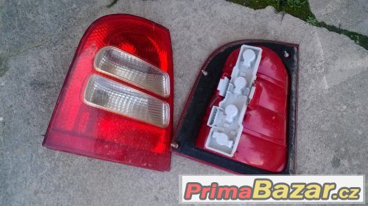 zadní lampy octavia 1 sedan facelift čiré – fotografie 2