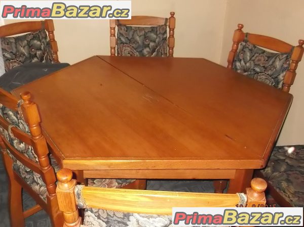 Stul se šesti židlemi