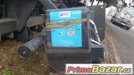 Hydraulická plošina - čelo – fotografie 2