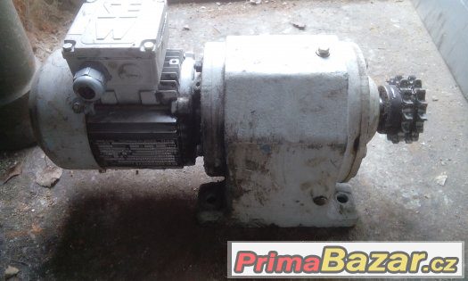 motor s prevodovkou – fotografie 3