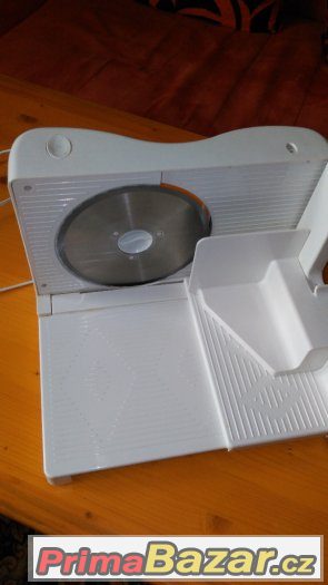 KRÁJEČ ELEKTRICKÝ – fotografie 2