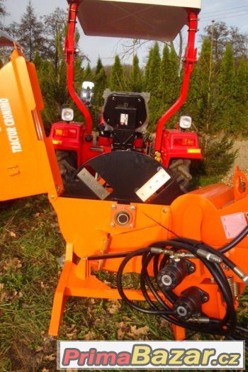 Štěpkovač BX62R s hydraulickým posuvem větví 15 cm, drtič – fotografie 2