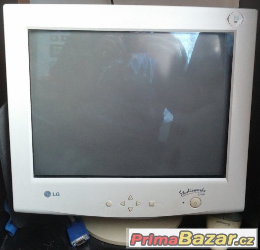 Staré stolní PC – fotografie 1