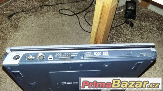 Notebook Fujitsu Siemens E8010, Win XP SP3 32bit – fotografie 3