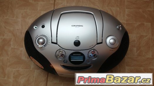 Rádio GRUNDIG – fotografie 2