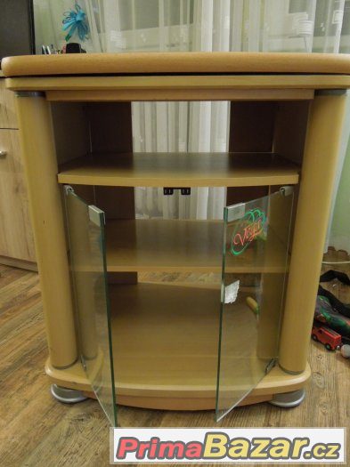 TV stolek s otočnou deskou – fotografie 2