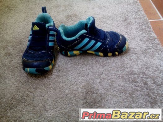 Adidas boty a papucky fare – fotografie 4