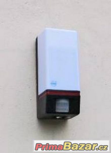 Nástěné svítidlo s infračidlem - ušetří el. energii	4000070 – fotografie 1