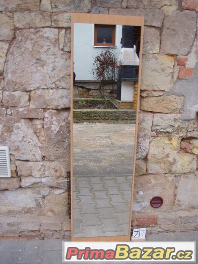 Zrcadlo závěsné – fotografie 1