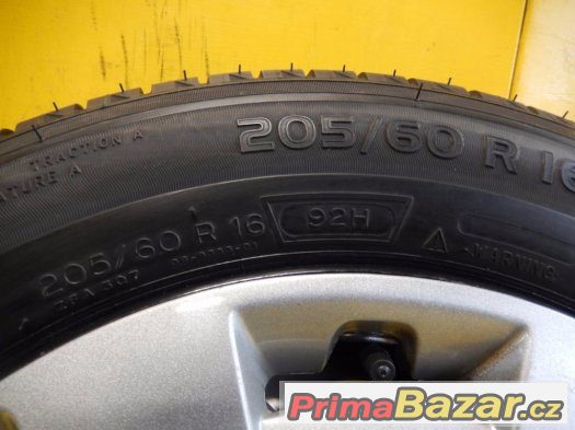 Audi A4 8K 5x112 R16 + 205/60/16 - nová letní plechová sada – fotografie 2