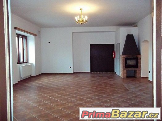Pronajmu prostory k podnikání - KNĚŽNICE JIČÍN – fotografie 1