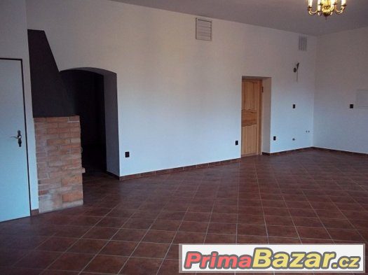 Pronajmu prostory k podnikání - KNĚŽNICE JIČÍN – fotografie 3