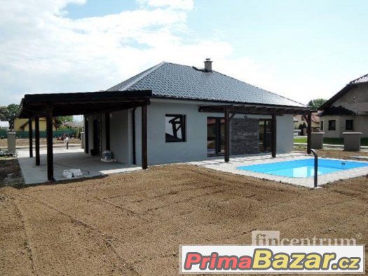 Super nabídka  Novostavba s bazénem  v obci Hnojice – fotografie 1