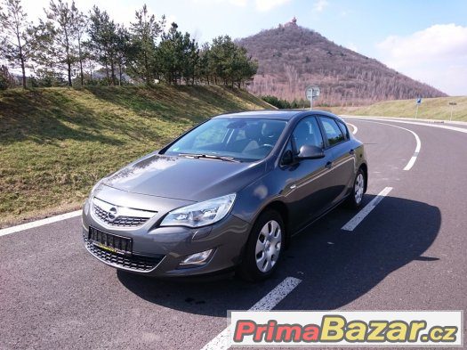 Opel Astra CDTi - 70kW, záruka, serviska, tempomat, tažné – fotografie 1
