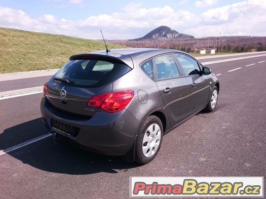 Opel Astra CDTi - 70kW, záruka, serviska, tempomat, tažné – fotografie 3