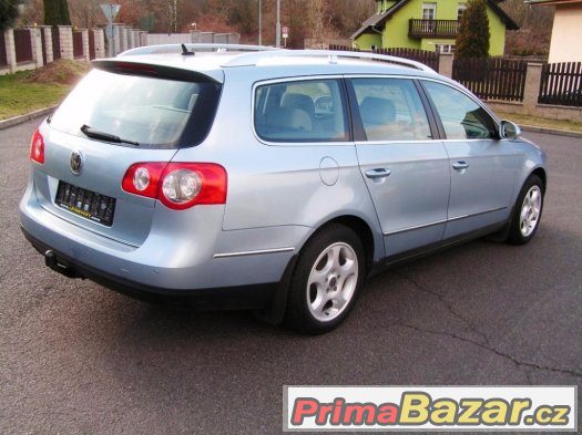 VW Passat kombi 2.0 TDi - 103kW, HIGHLINE, serviska, ALU – fotografie 4