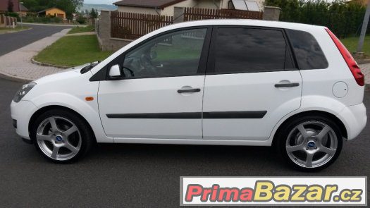 Ford Fiesta 1.4 TDCi - 50kW, ALU17, serviska, TOPka – fotografie 5