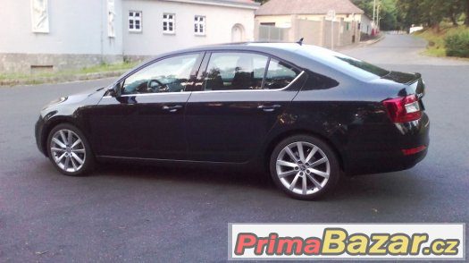 Prodám Škoda Octavia limuzína, r. v. 2014 černá, – fotografie 4