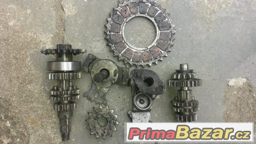 Díly z motoru Jawa 555 – fotografie 2