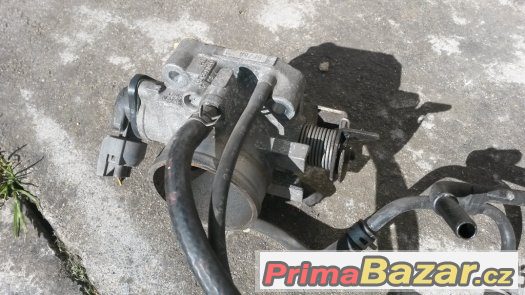 prodam Klapku z motoru f20z1 honda accord 5g – fotografie 2