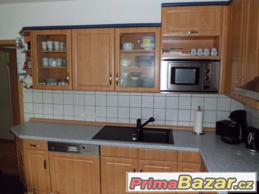 Kuchyňská linka se spotřebiči – fotografie 4