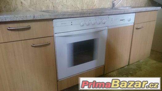 Kuchyňská linka se všemi spotřebiči - REZERVACE – fotografie 3