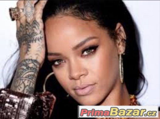 Rihanna- sleva – fotografie 1