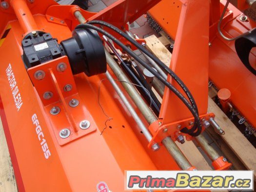 Traktorový hydraulický mulčovač BCH-155 těžší typ, drtič – fotografie 3