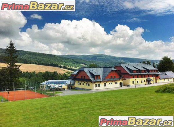 Číšník-servírka-pokojská-práce s ubytováním – fotografie 1