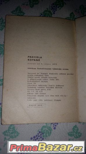 Prodám knihu Pravidla kopané  platné od srpna 1970 – fotografie 4
