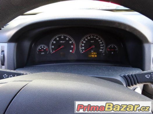 Opel Vectra 1,8 combi – fotografie 4