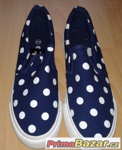 boty s puntíky doprava zdarma – fotografie 5