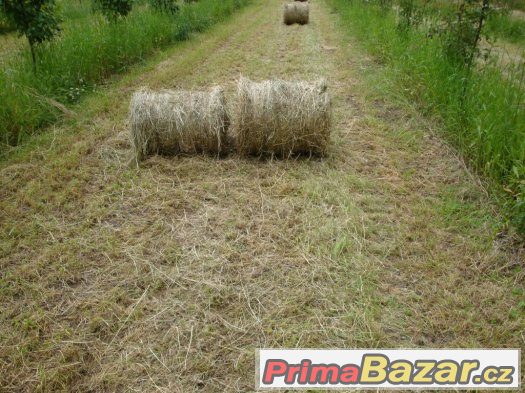 Balíkovač, lis na malé kulaté balíky CRB850, svinovací lis – fotografie 3