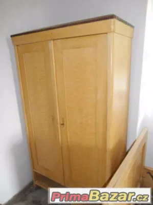 Skříně, postele, kuchyň, ruční mandl