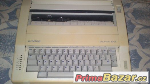 elektrický psací stroj – fotografie 3