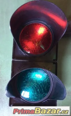 Semafor Siemens svetla navestidlo cervena zelena
