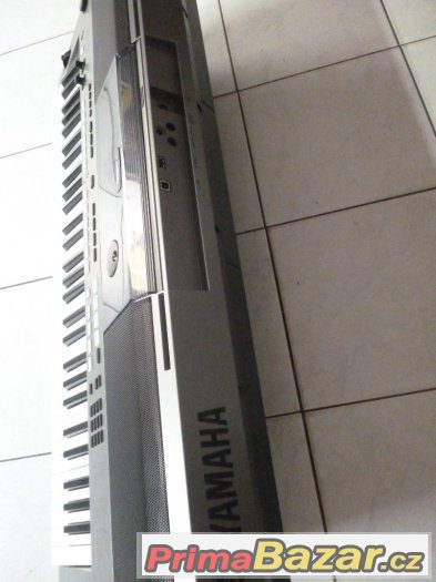Klávesy Yamaha PSR E443(Zár. 21.3.18) – fotografie 2