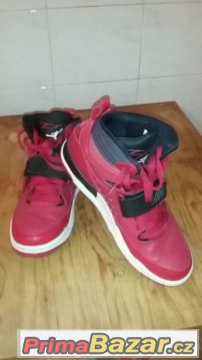Jordan Flight 97 gym red/white-black – fotografie 1