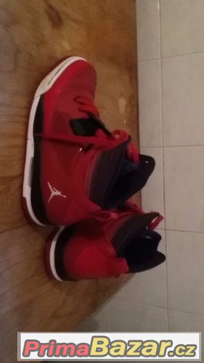 Jordan Flight 97 gym red/white-black – fotografie 2