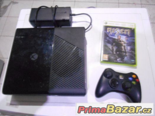 Konzole Xbox 360 E 360® 4GB+Hra – fotografie 1