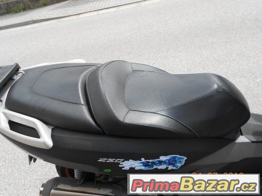 Malaguti Madison3 250ie – fotografie 5