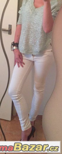 Rezervace Ann christine krasne bile dziny/skinny vel.25 – fotografie 4